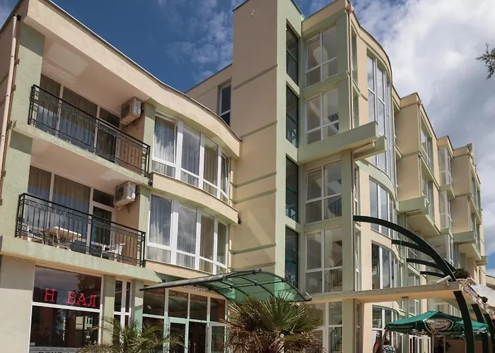 Sunny Day Club Hotel